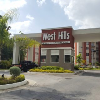 West Hills, Petit Valley